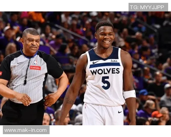 赫里福德与福利特激战正酣谁能在这场对决中笑到最后