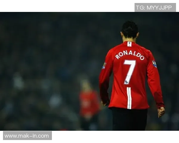 曼联迎战西布朗全新视角解析比赛精彩瞬间与战术对决 曼联迎战西布朗全新视角解析比赛精彩瞬间与战术对决