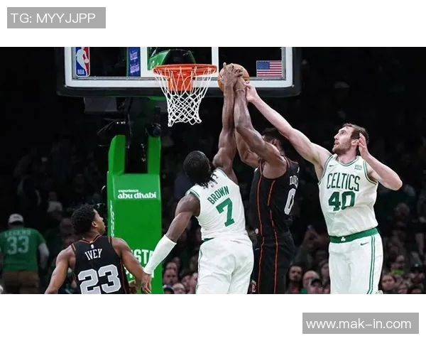 杰伦布朗如何在NBA赛场上展现领导力与全能才华的成长之路